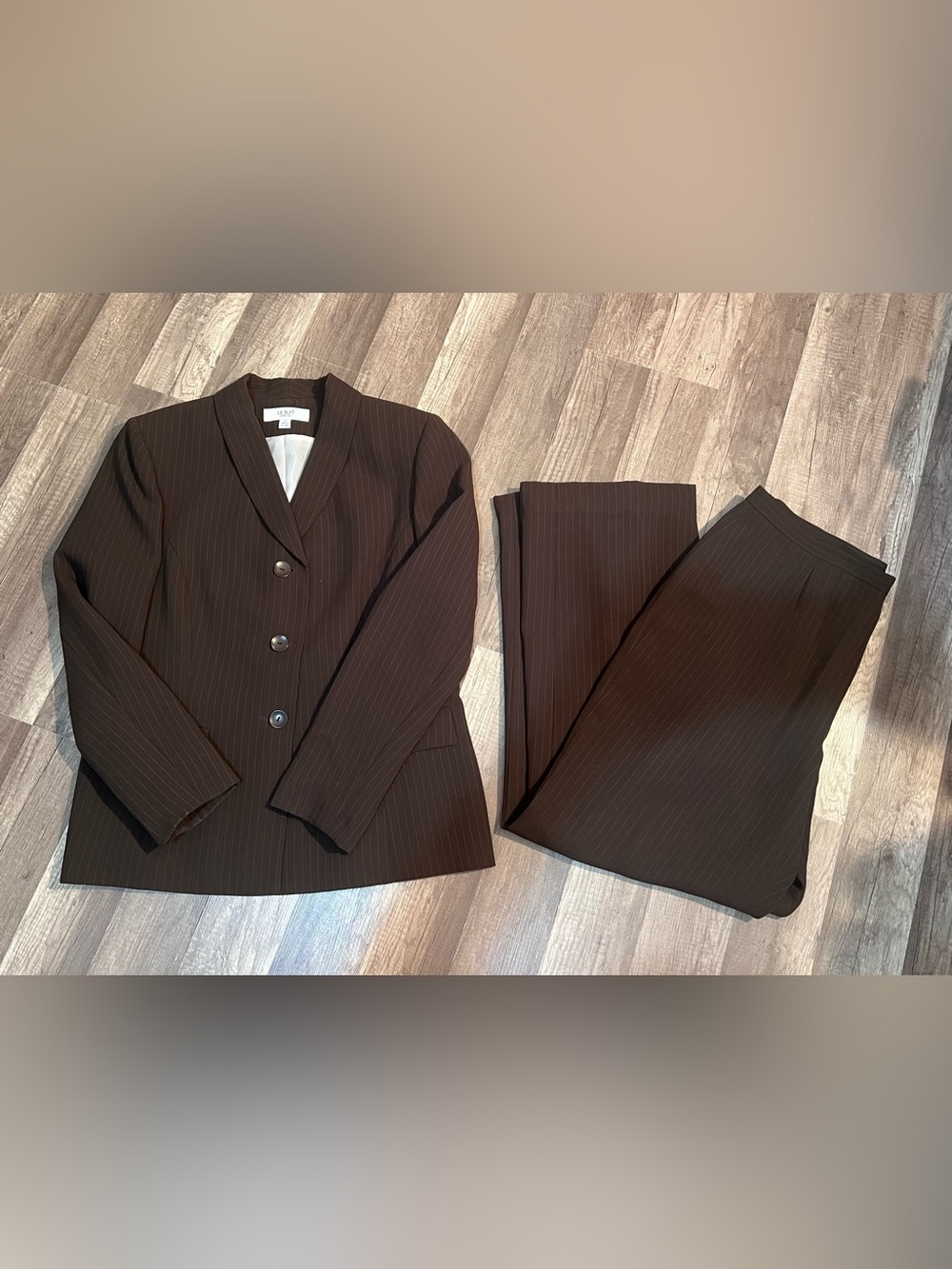 Le Suit Brown Pinstripe 2-Piece Pant Suit Jacket & Trousers Set